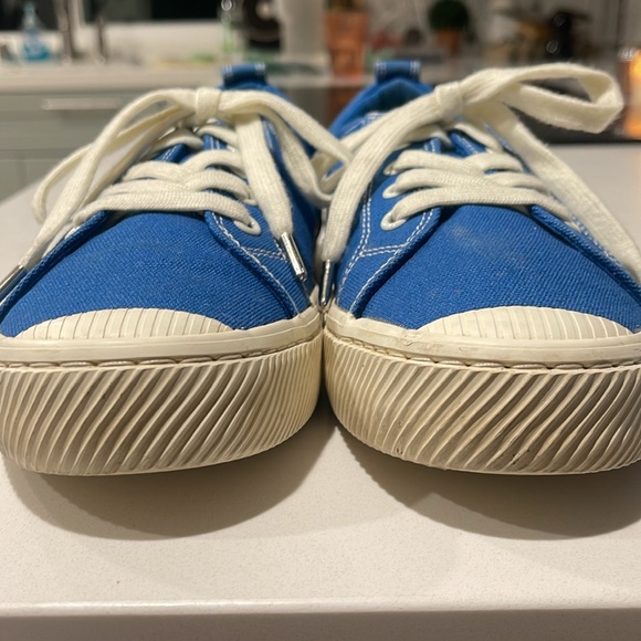 CARIUMA Pantone EUC Women’s Size 8.5 or Men’s Size 7 Classic Blue Canvas Sneaker - Picture 8 of 14